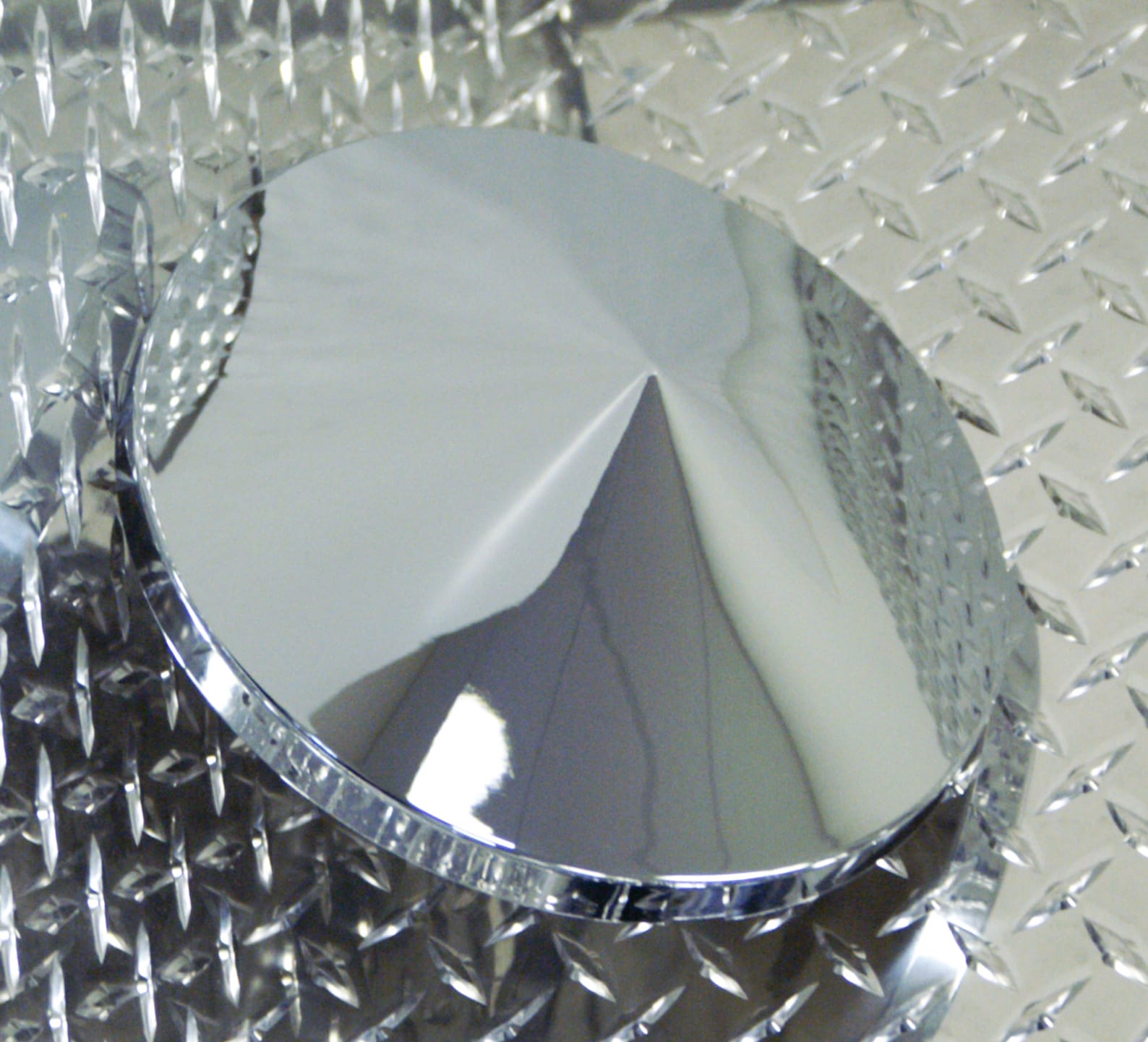Hub Cap Pointed Plastic Rear/Drive