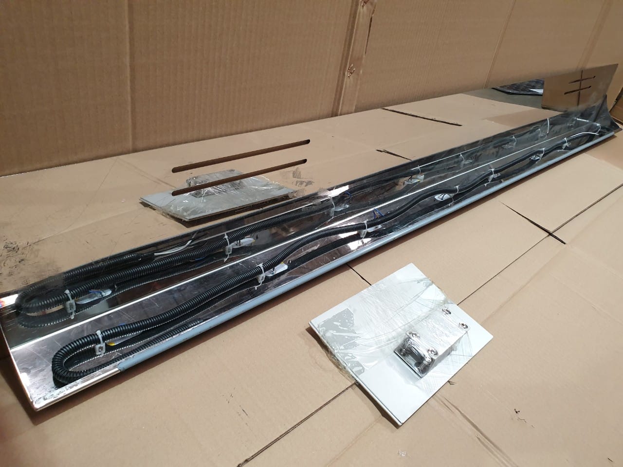 Stainless Steel Tank Skirt D Shape 1845mm 8 Clear Amber LED To Suit Mack/Volvo