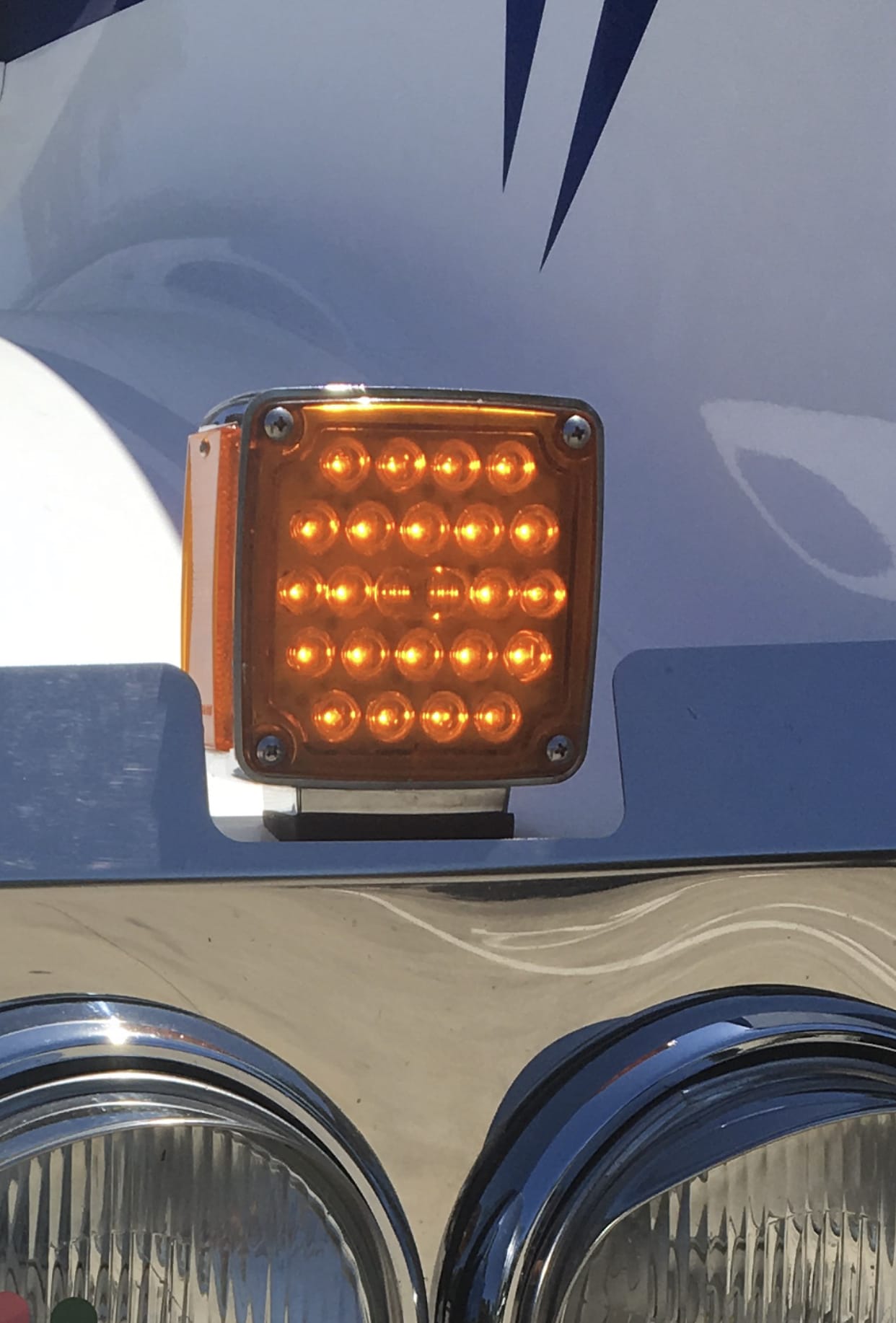 LED Square 1 & 2 Stud 2 face 12 Volt Amber Indicator