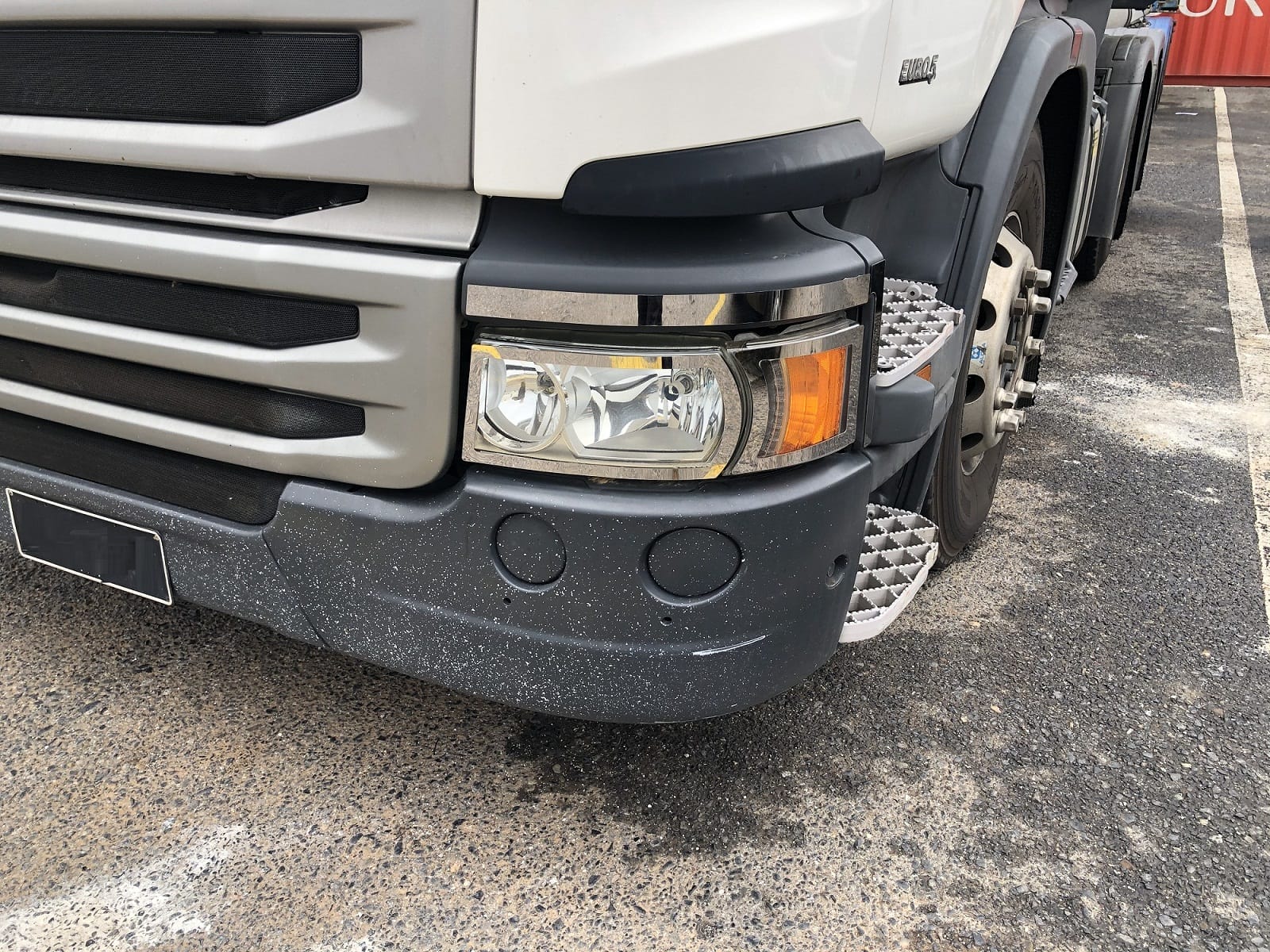 Stainless Steel Headlight Trim Kit To Suit Scania