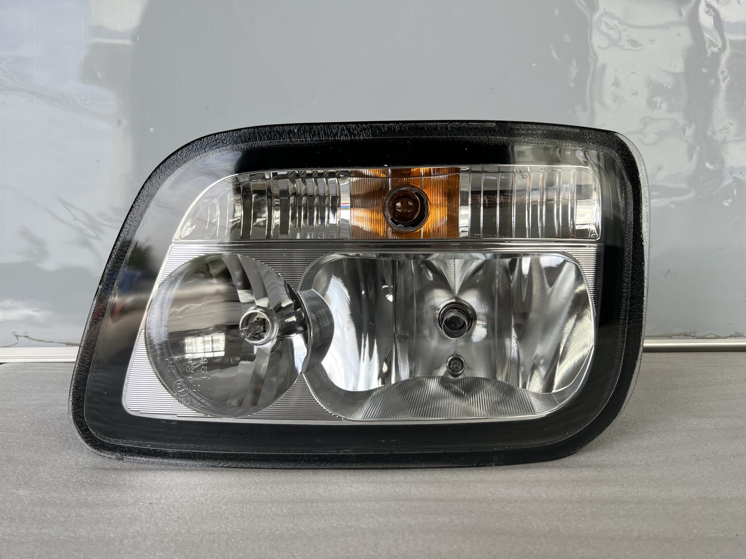 Headlight Left To Suit Actros Mega Space MP2 (03-08)
