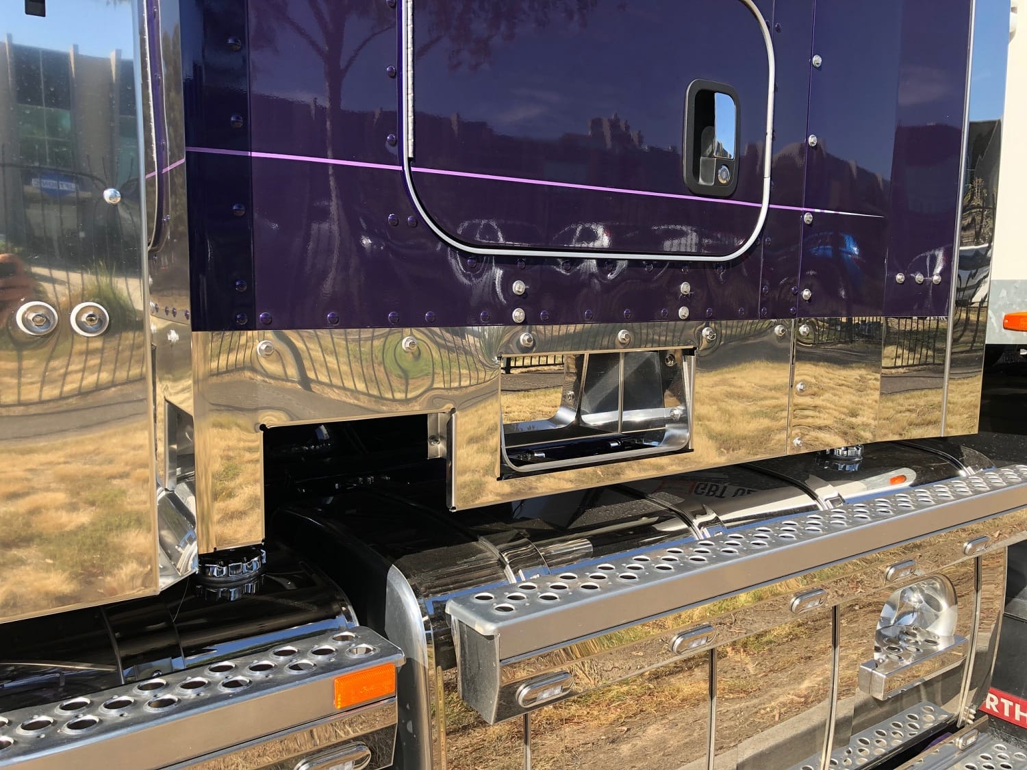 Stainless Steel Under Bunk Panel Left To Suit Kenworth T909