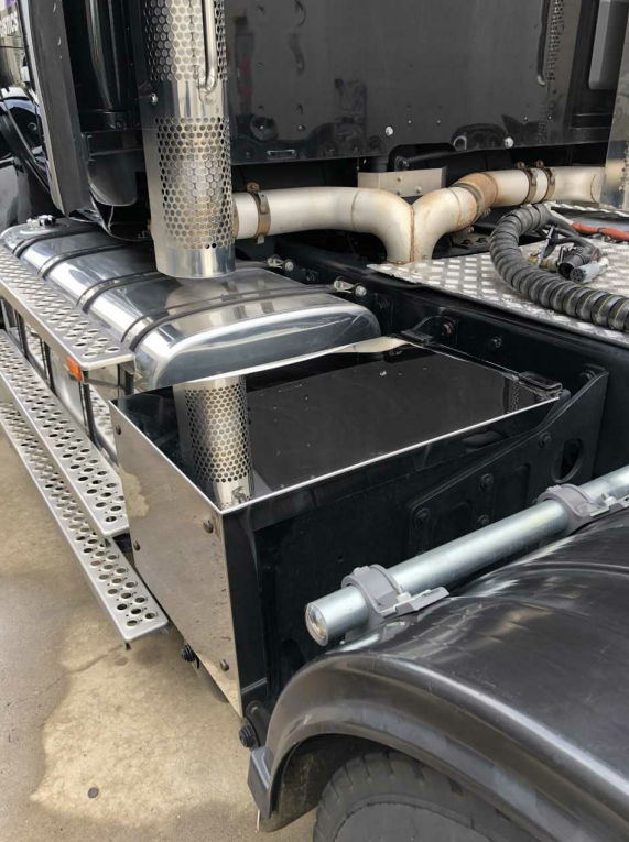 Stainless Steel Battery Box Cover To Suit Kenworth T610 Day Cab