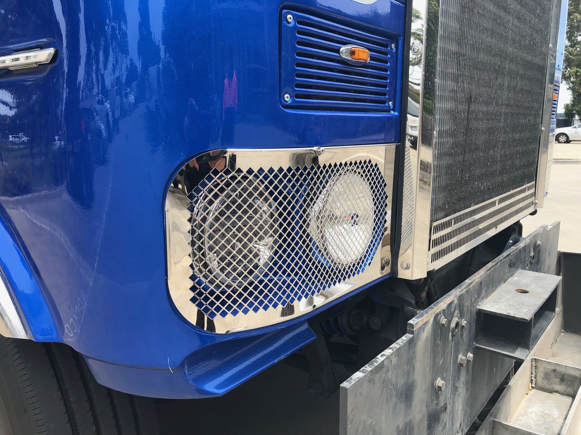 Stainless Steel Headlight Protectors To Suit Kenworth K104 & K108