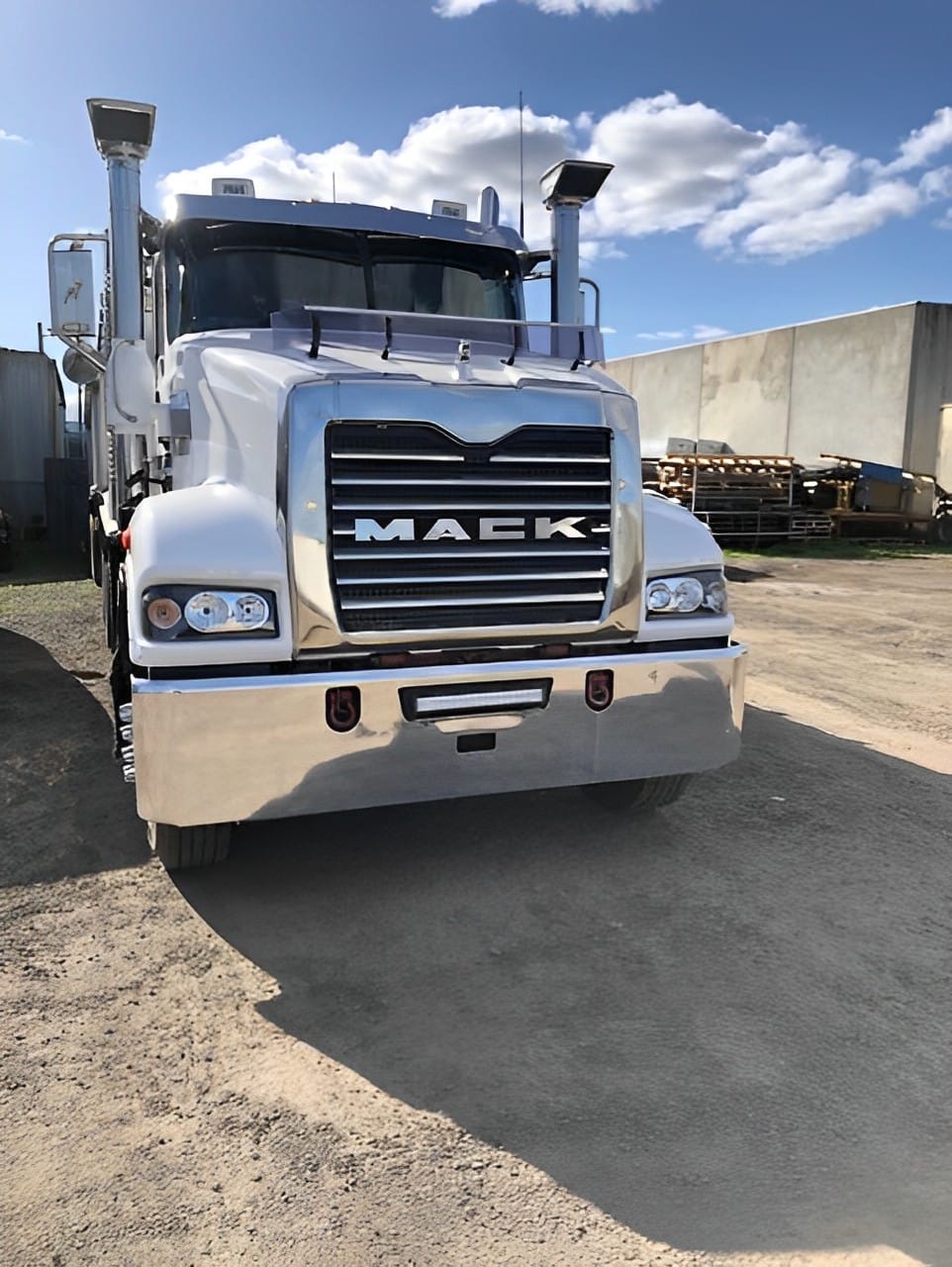 Headlight Left To Suit Mack Trident
