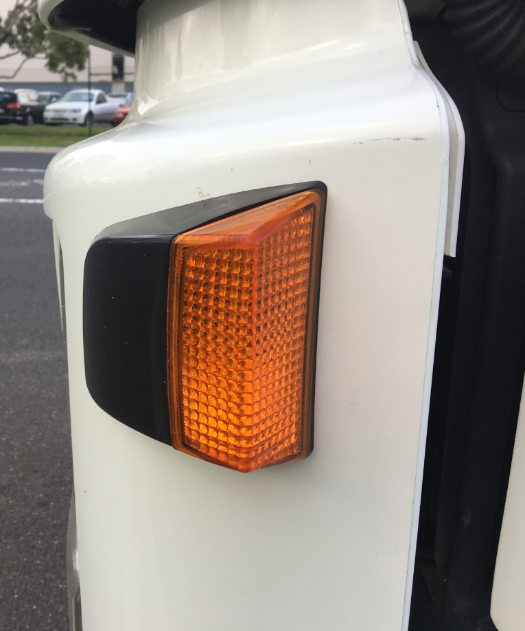 Complete Indicator Lamp Left To Suit Volvo FH12/FH16/FM12 Version 2