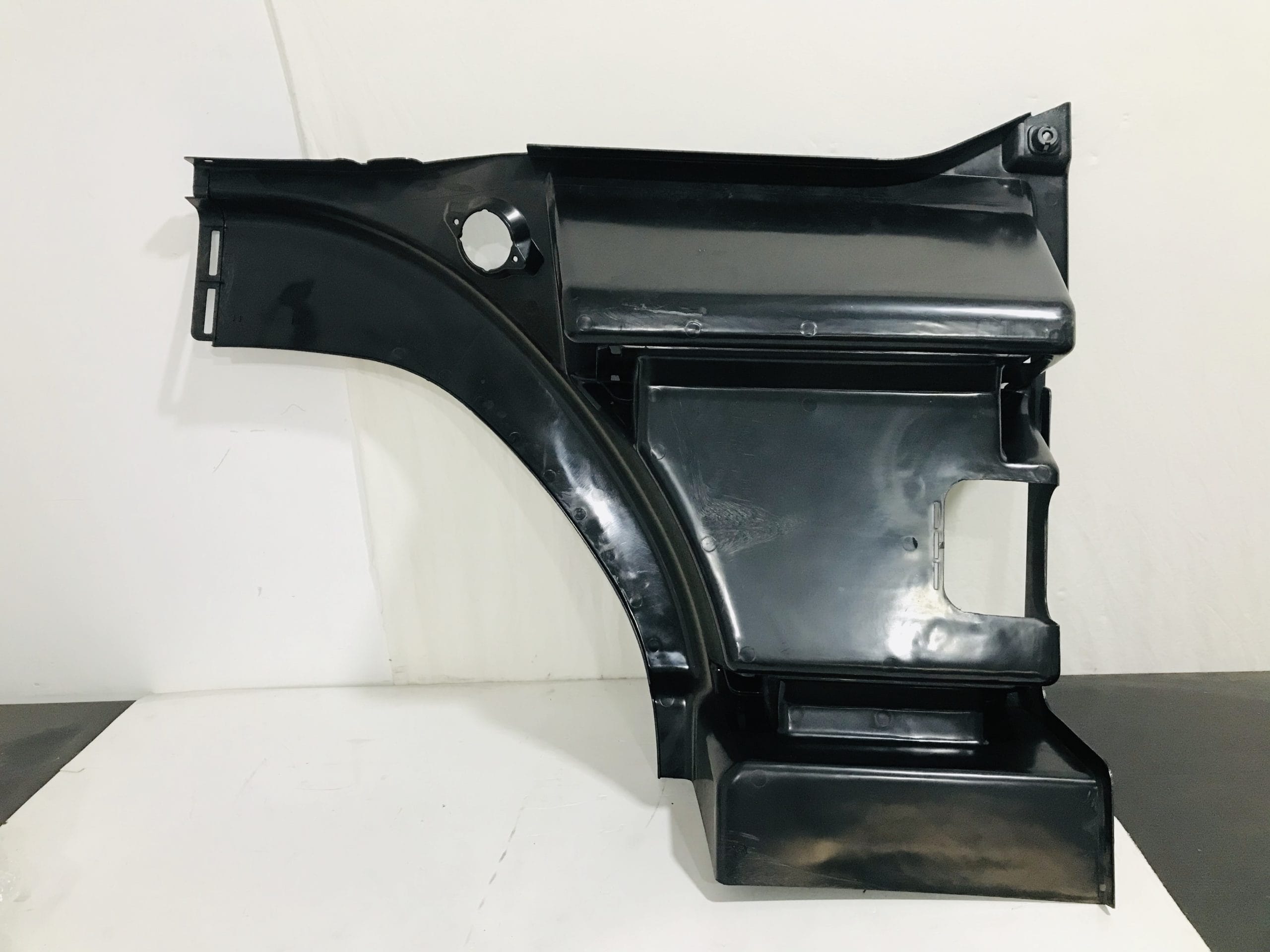Front Step Moulding Left To Suit Volvo FH12/FH16 Version 2