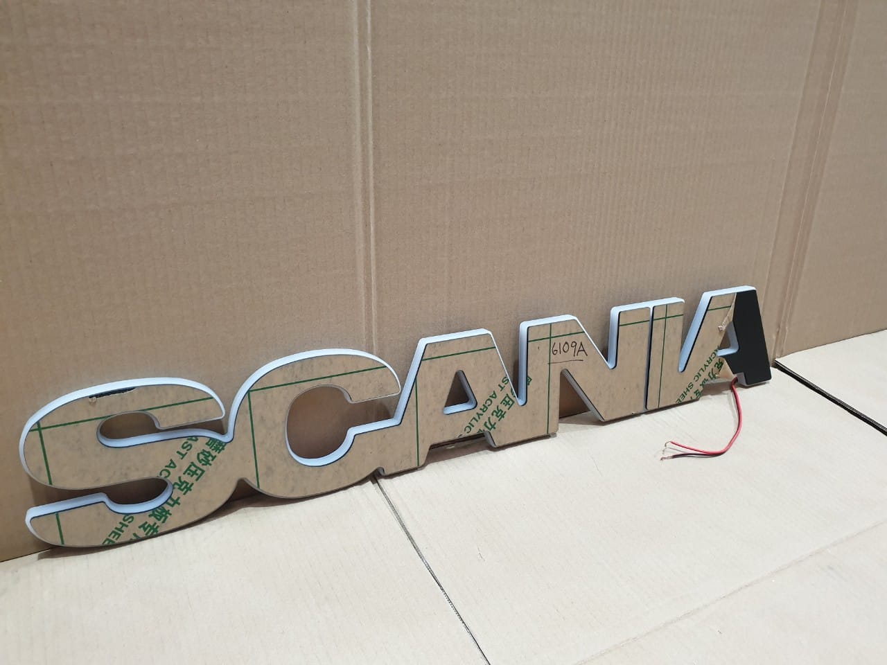 LED Backlight Grill Badge to Suit Scania