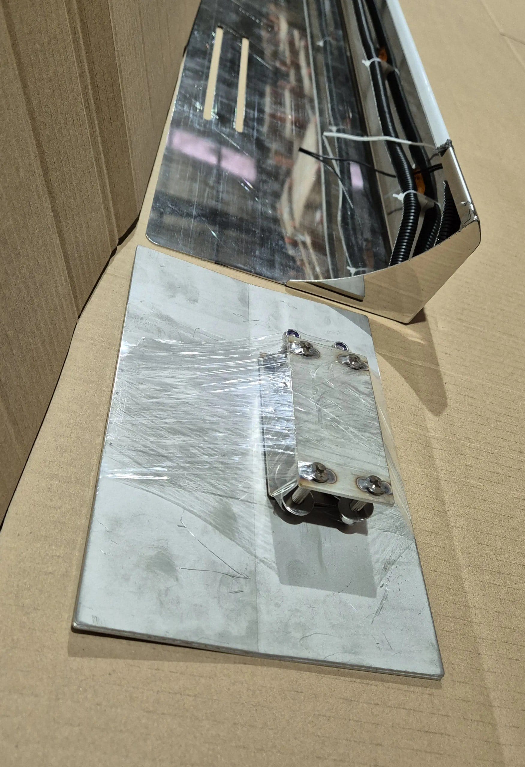 Stainless Steel Tank Skirt D Shape 1580mm 6 Amber LED Single To Suit Mack/Volvo