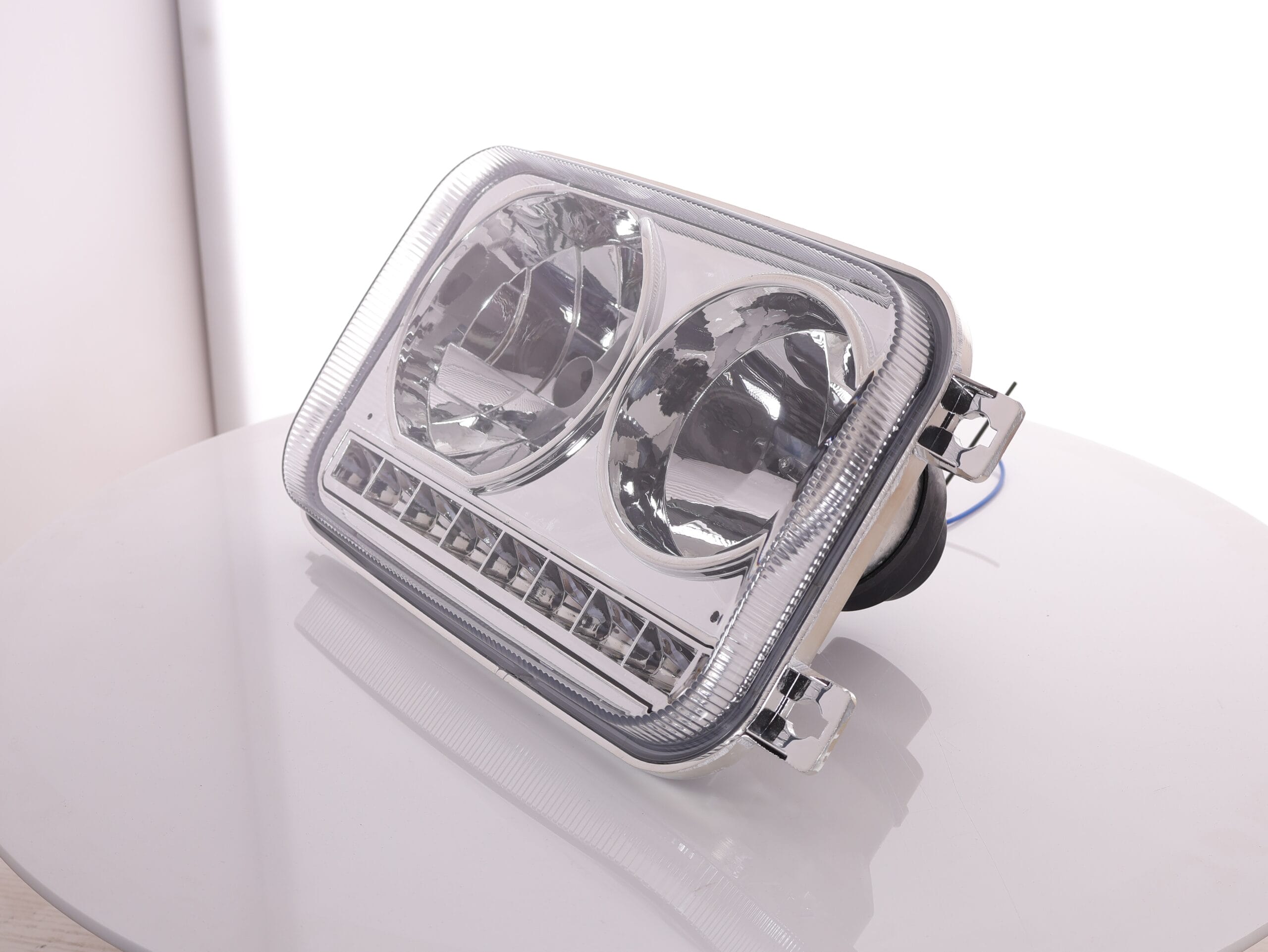 LED Head Lamp To Suit Volvo