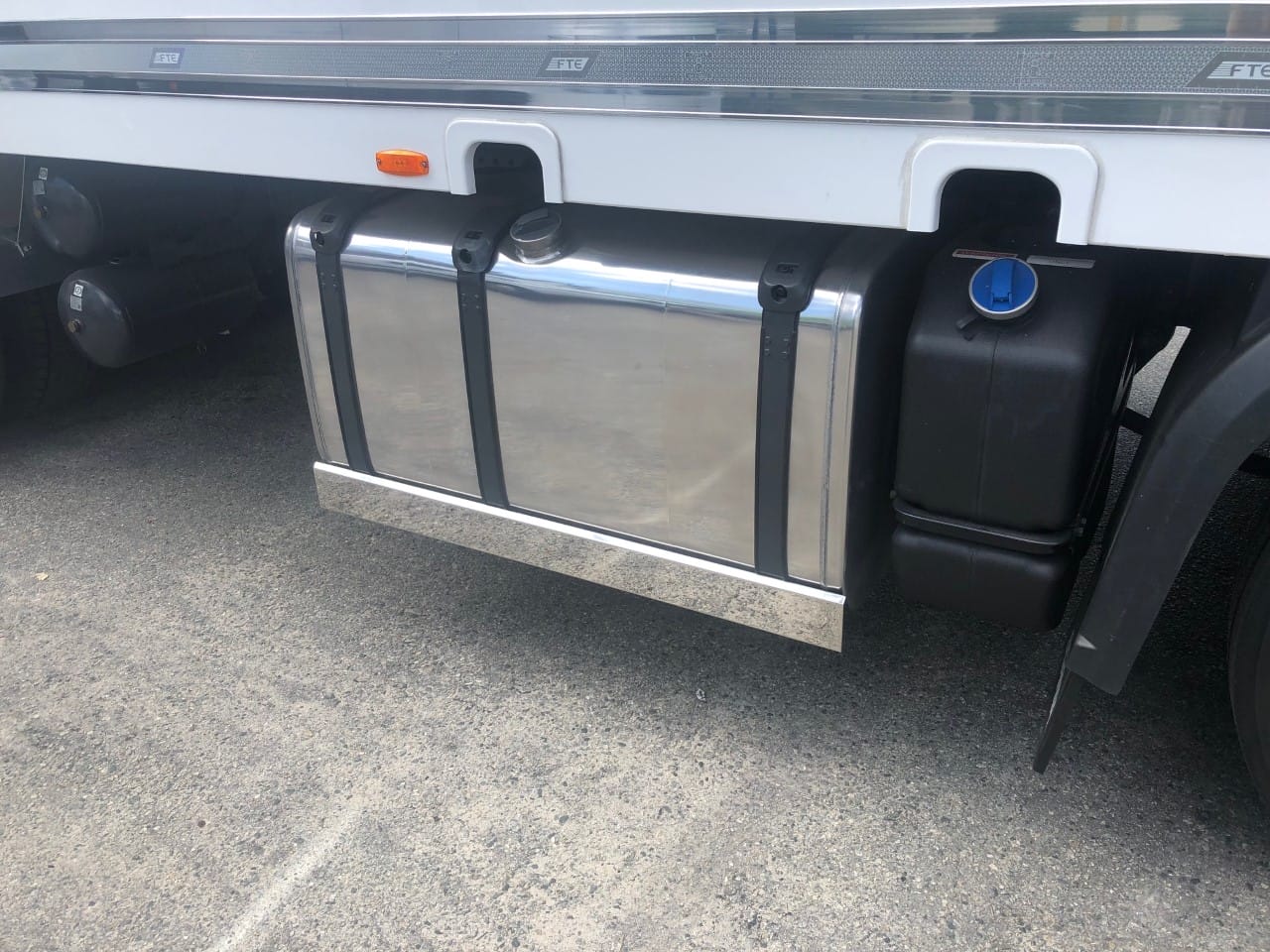Stainless Steel Tank Skirt 1220MM Single To Suit Scania